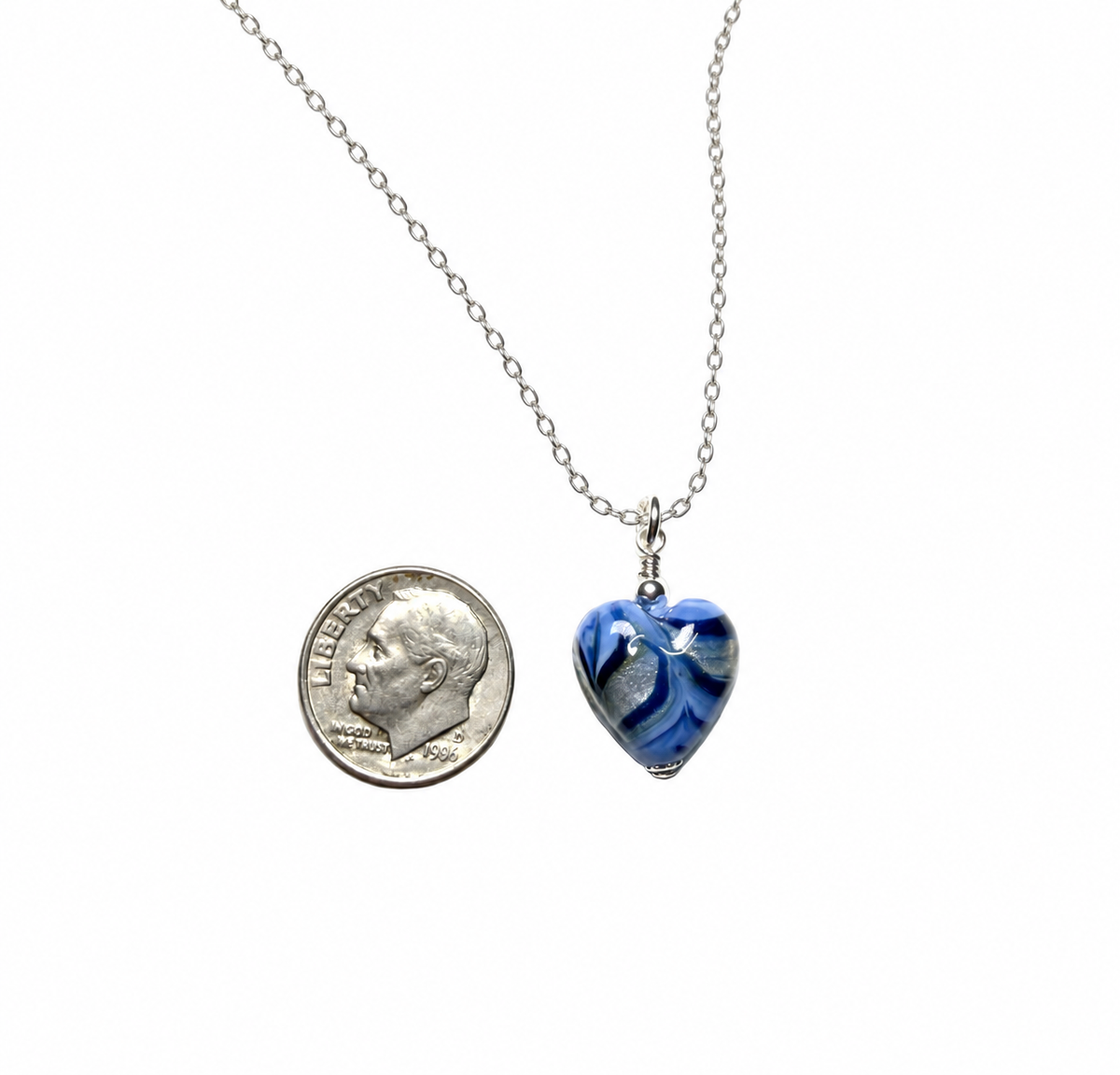Collier pendentif cœur Murano en verre torsadé bleu