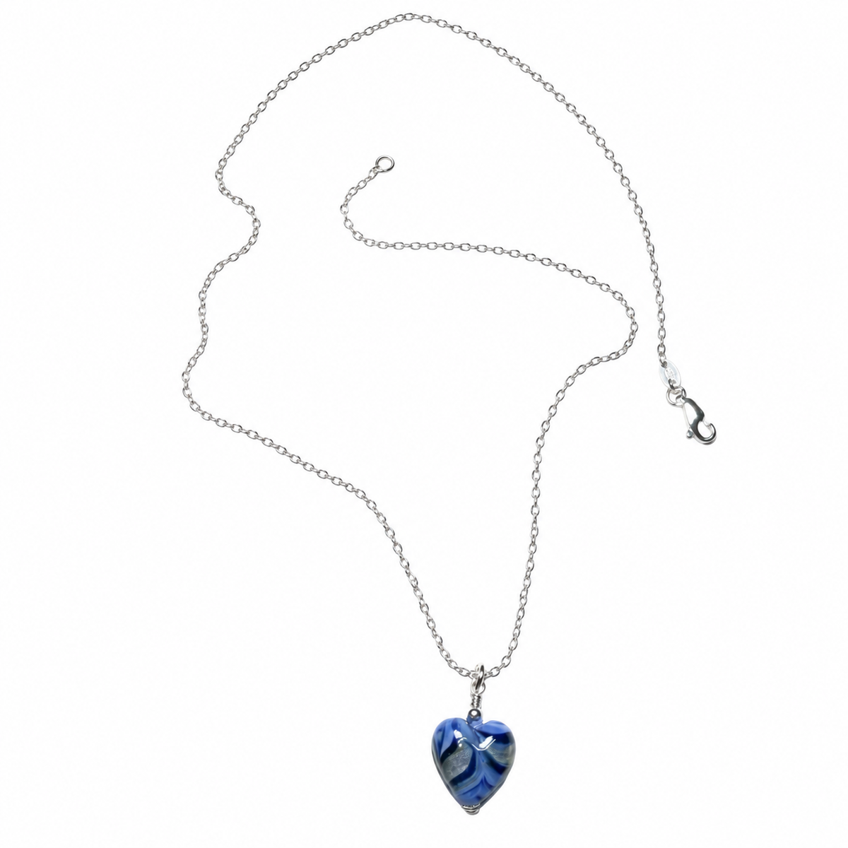 Collier pendentif cœur Murano en verre torsadé bleu